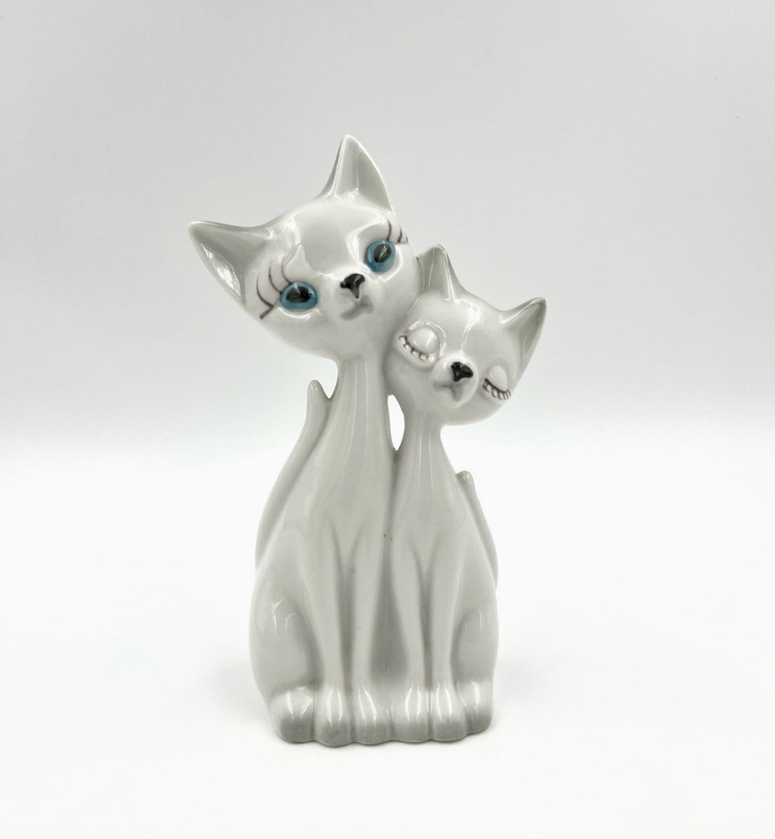 Vintage Porcelain Cats Figurine – Ceramic Cat Sculpture Retro Décor