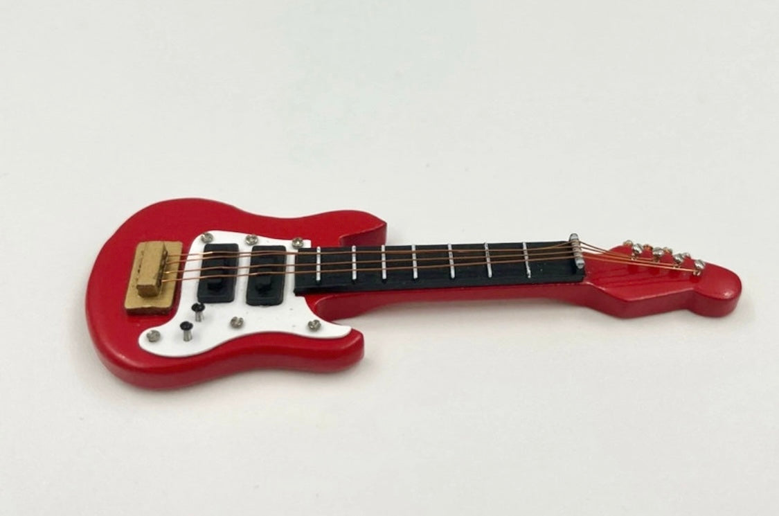 Miniature Electric Bass Guitar – Retro Decorative Model – 9 cm