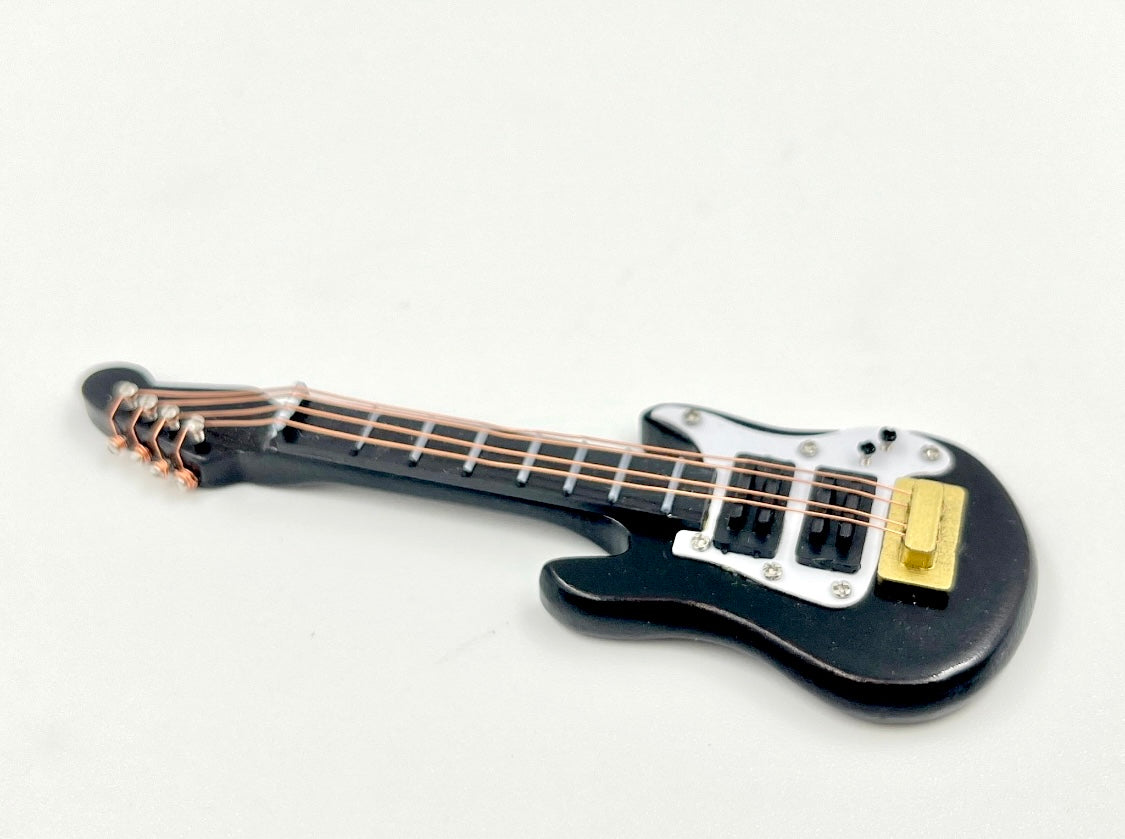Miniature Electric Bass Guitar – Retro Decorative Model – 9 cm