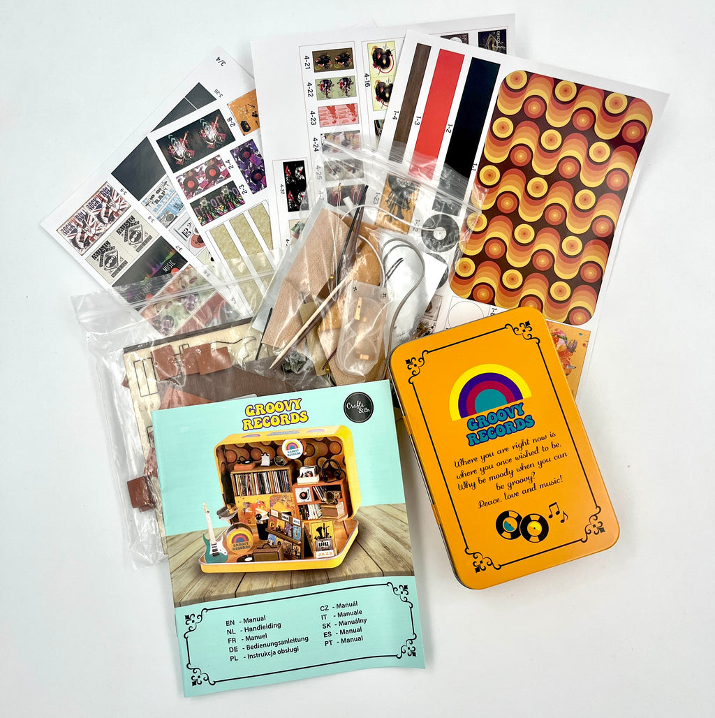 Groovy Records DIY Miniature House – Retro Record Store / Dollhouse Kit