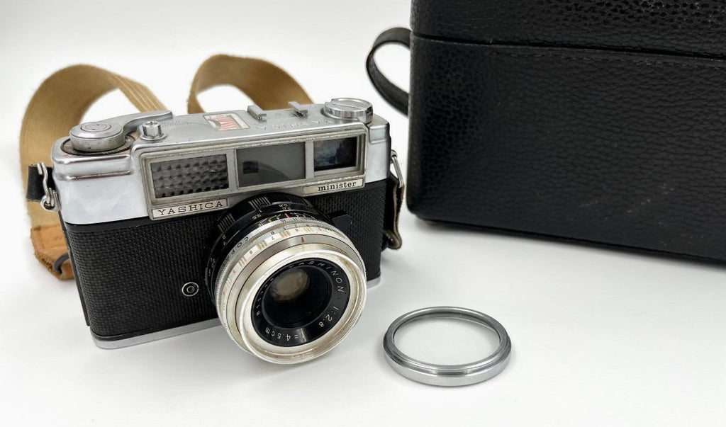 Vintage Yashica Minister 35mm Rangefinder Camera with Case – 1960s
