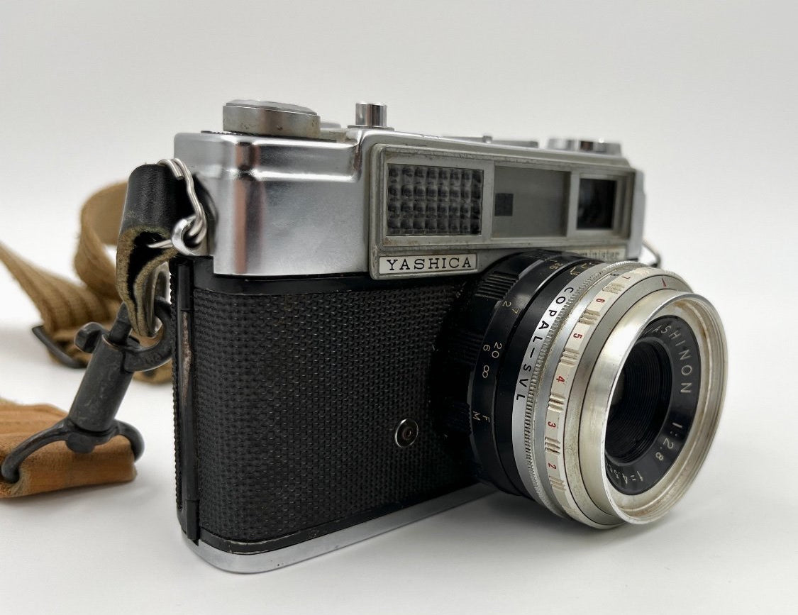 Vintage Yashica Minister 35mm Rangefinder Camera with Case – 1960s