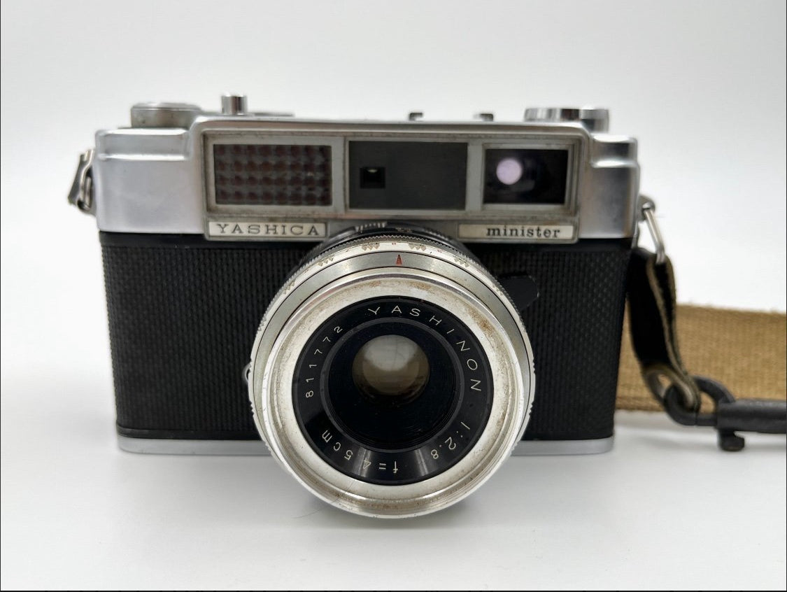 Vintage Yashica Minister 35mm Rangefinder Camera with Case – 1960s