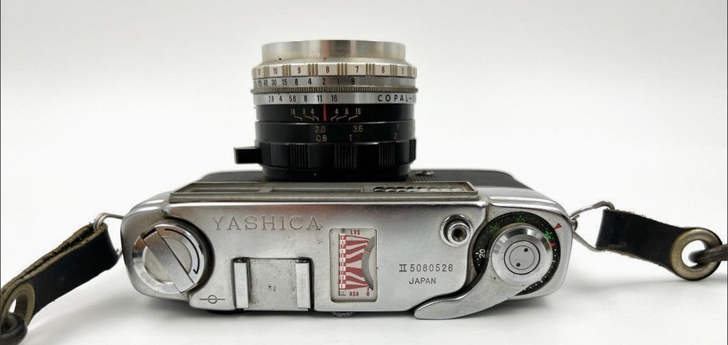 Vintage Yashica Minister 35mm Rangefinder Camera with Case – 1960s