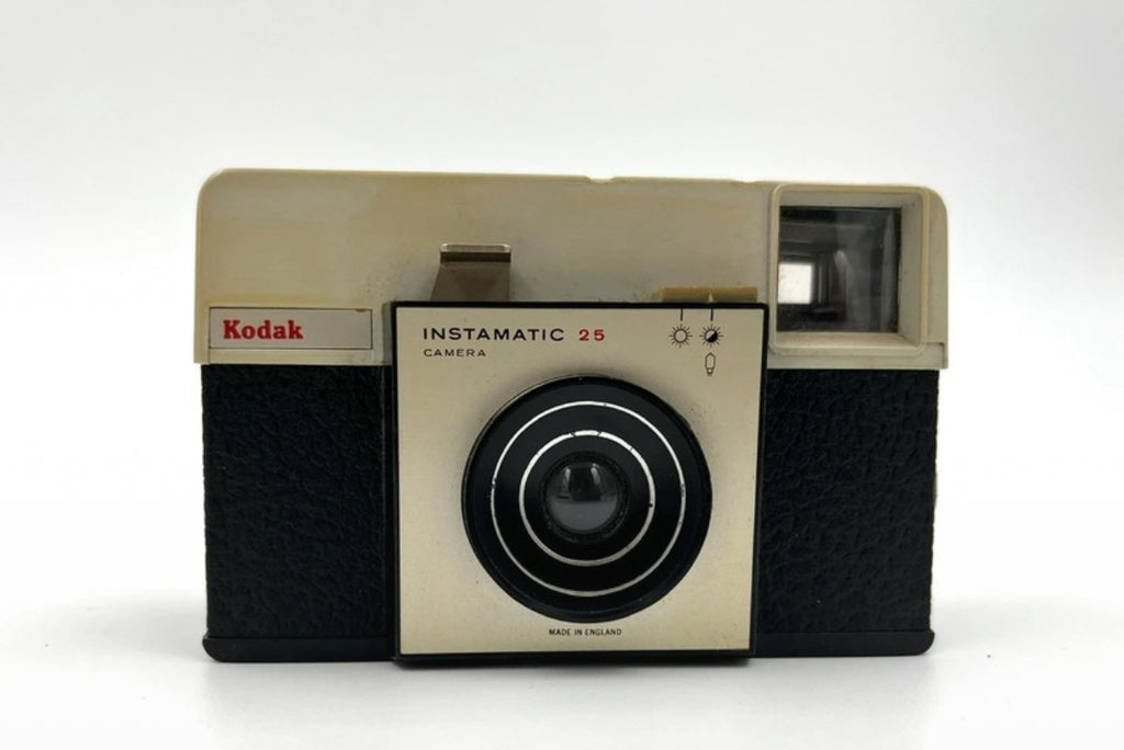Kodak Instamatic 25 Camera 43mm f/11 Lens England 1966–1972