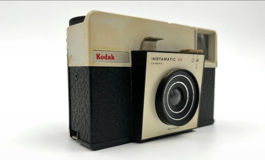 Kodak Instamatic 25 Camera 43mm f/11 Lens England 1966–1972