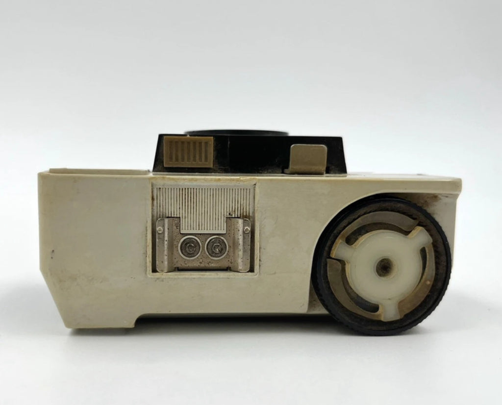 Kodak Instamatic 25 Camera 43mm f/11 Lens England 1966–1972