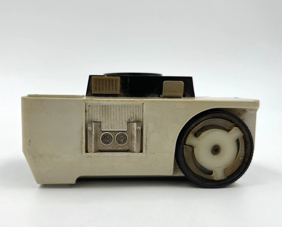 Kodak Instamatic 25 Camera 43mm f/11 Lens England 1966–1972