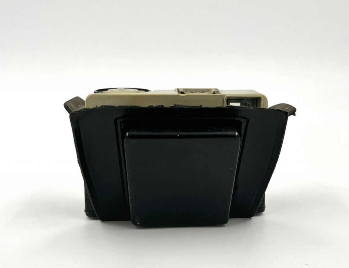 Kodak Instamatic 25 Camera 43mm f/11 Lens England 1966–1972