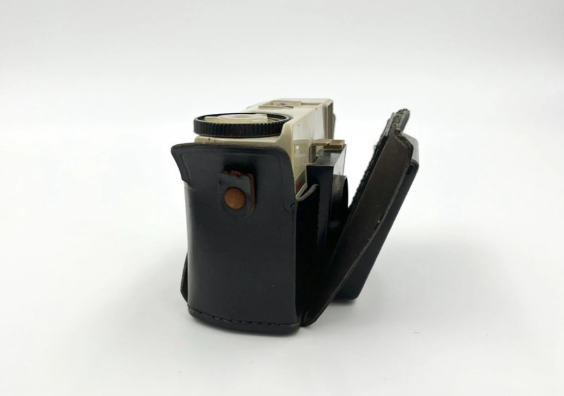 Kodak Instamatic 25 Camera 43mm f/11 Lens England 1966–1972