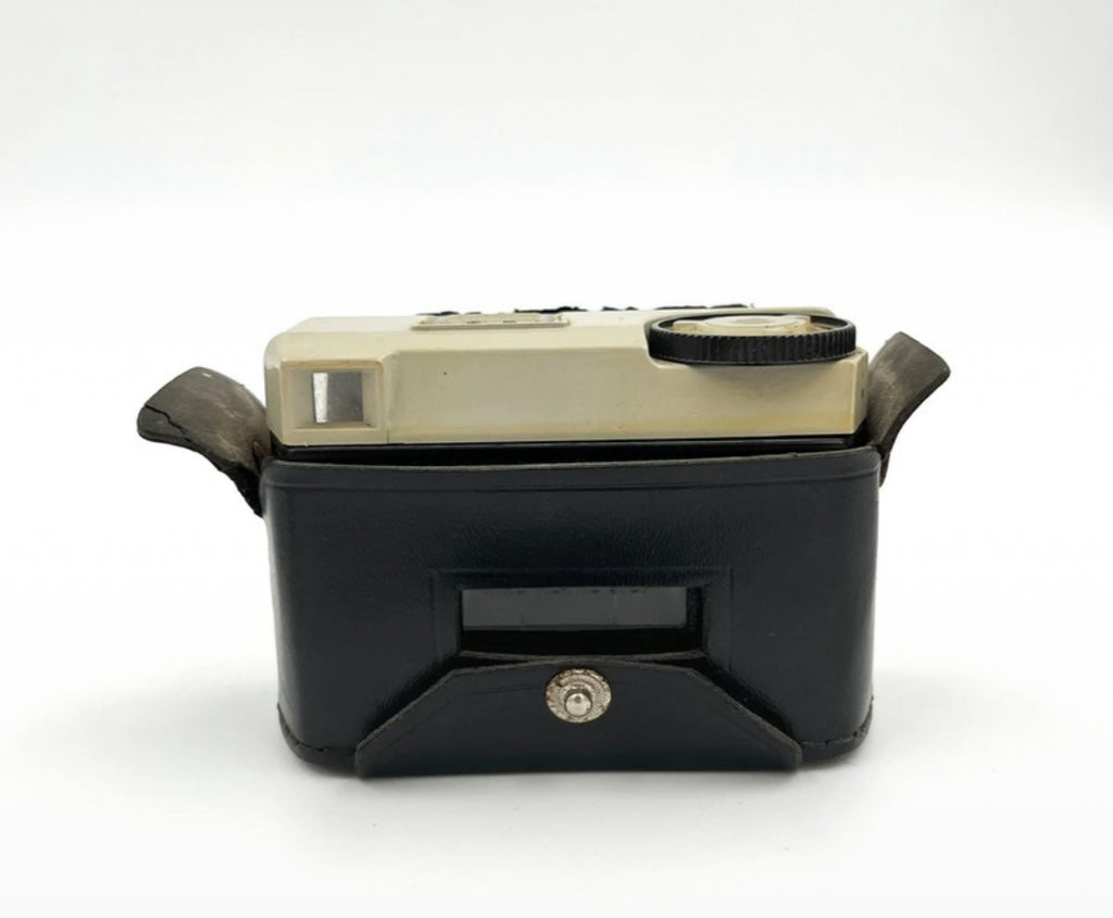 Kodak Instamatic 25 Camera 43mm f/11 Lens England 1966–1972
