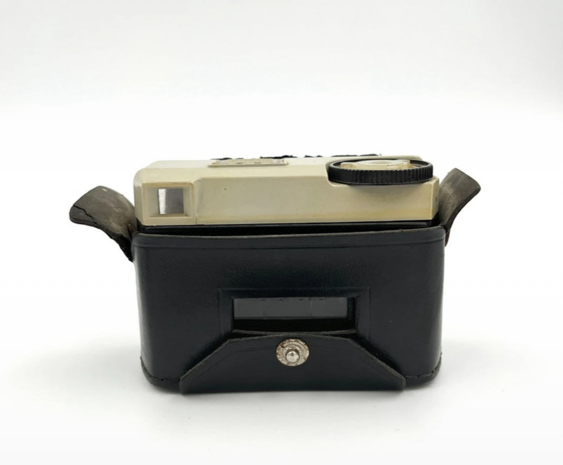 Kodak Instamatic 25 Camera 43mm f/11 Lens England 1966–1972