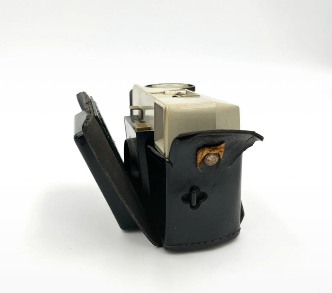 Kodak Instamatic 25 Camera 43mm f/11 Lens England 1966–1972